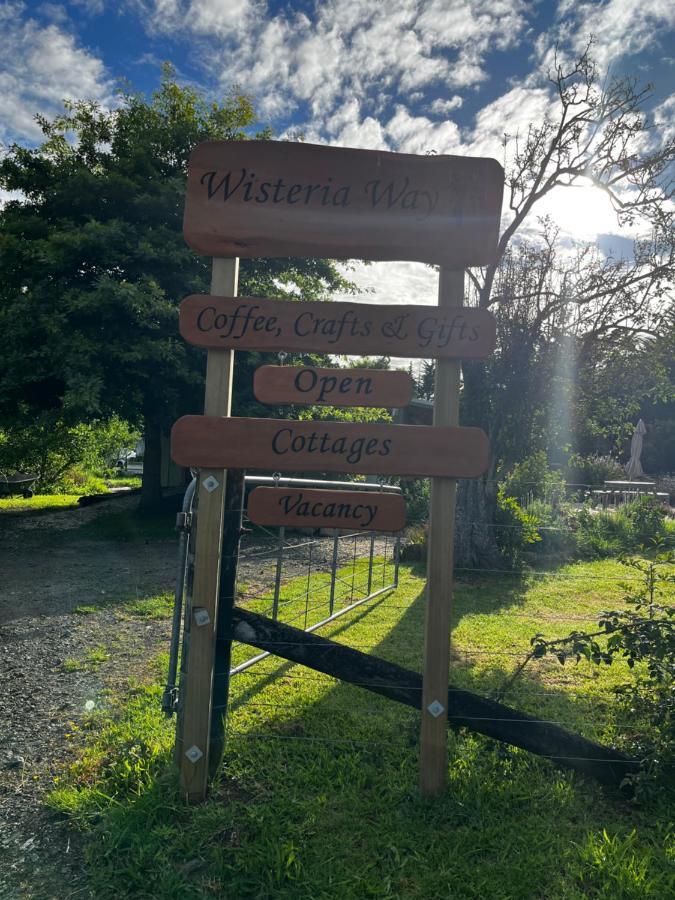 Wisteria Way Hotel Opononi Bagian luar foto