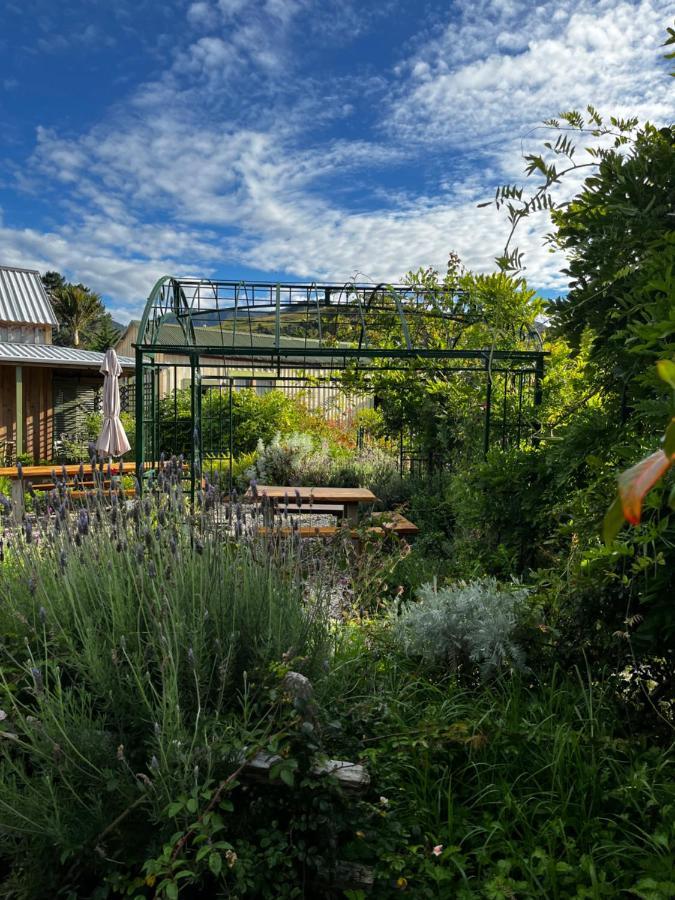 Wisteria Way Hotel Opononi Bagian luar foto