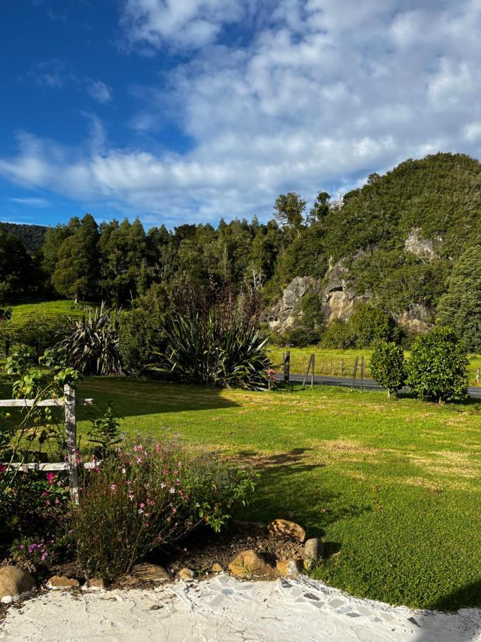 Wisteria Way Hotel Opononi Bagian luar foto
