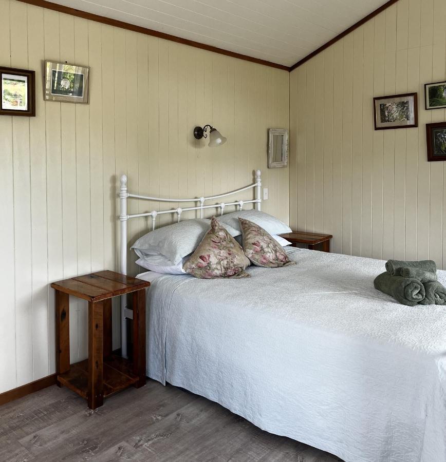 Wisteria Way Hotel Opononi Bagian luar foto