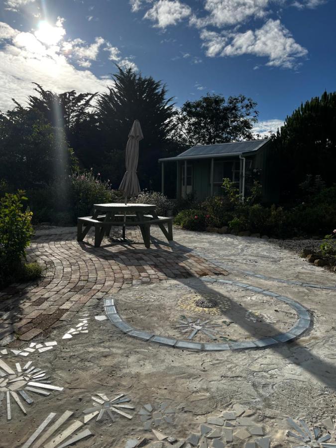 Wisteria Way Hotel Opononi Bagian luar foto