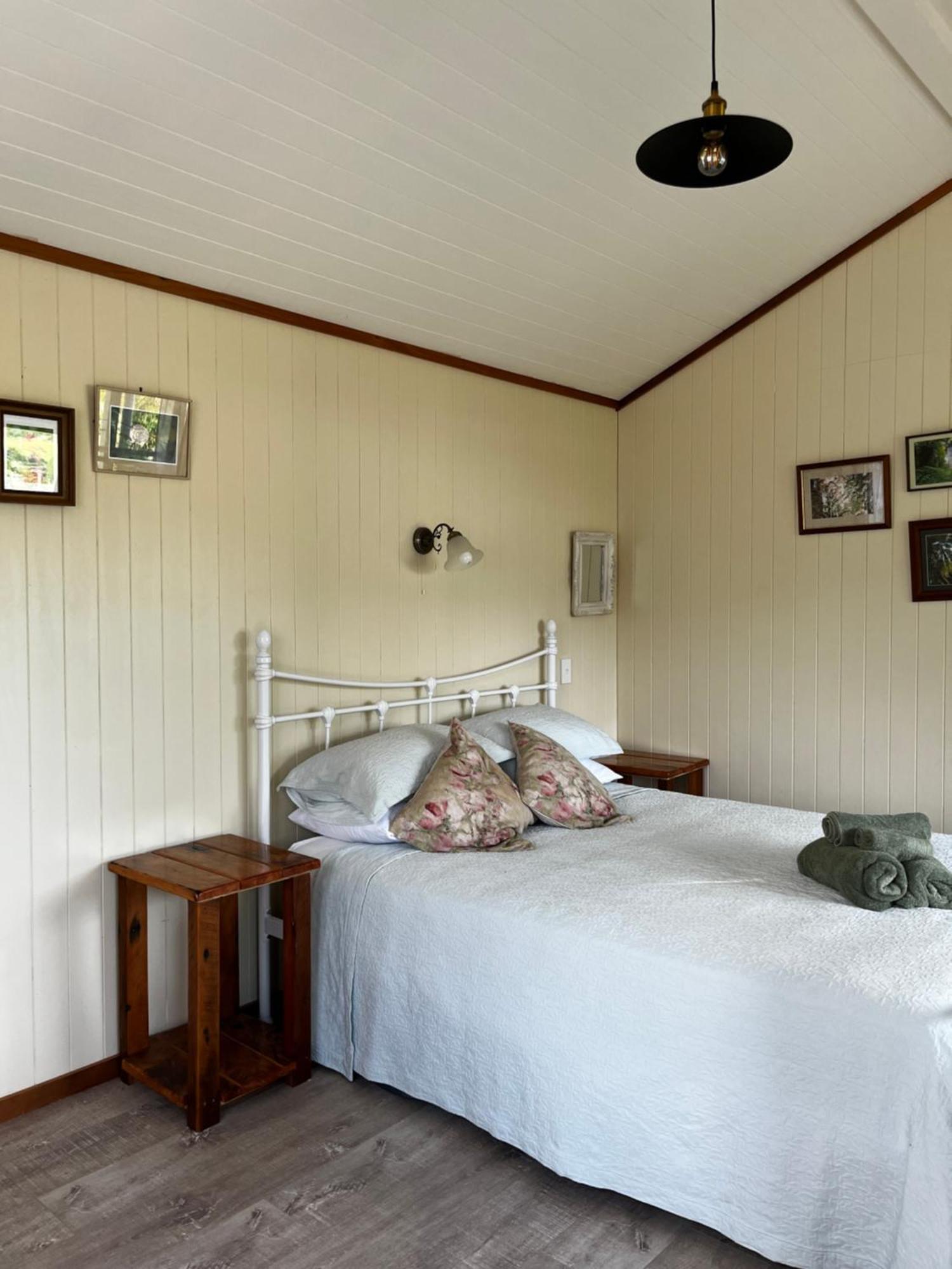 Wisteria Way Hotel Opononi Bagian luar foto